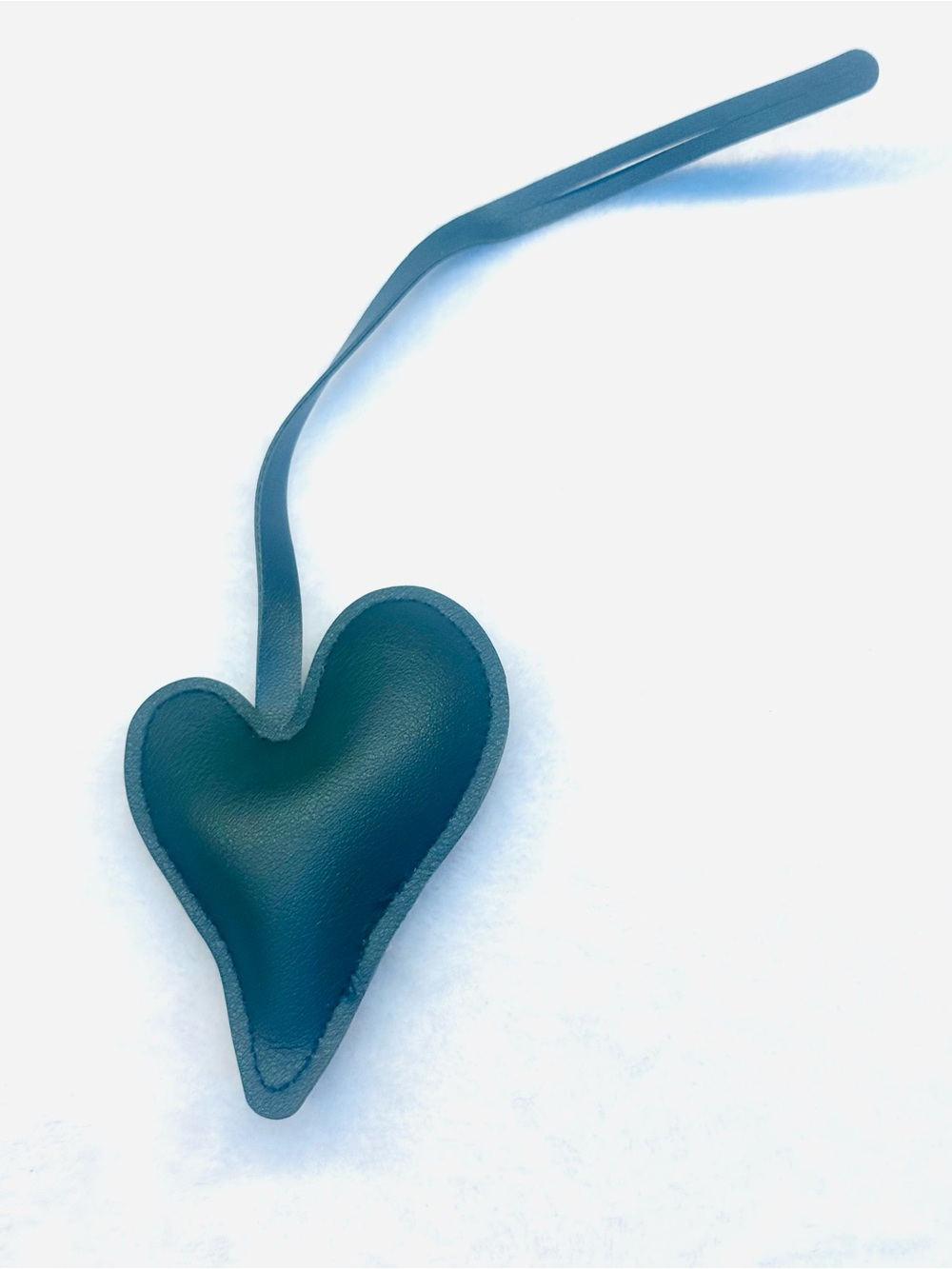 Green Faux Leather Puffy Heart Bag Charm Keychain - Picture 3 of 5